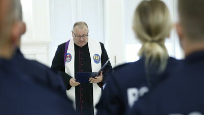 Ile można zarobić w policji? Nowi funkcjonariusze właśnie zaczynają służbę