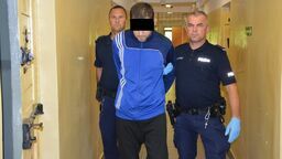 Jak ustalili policjanci, 45-letni mężczyzna od dwóch miesięcy znęcał się nad swoją partnerką