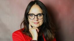 Izabela Andryszczyk, rocznik 1975, jest zapaloną miłośniczką survivalu i bushcraftu