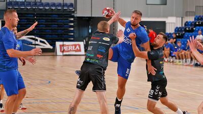 Kacper Adamski zdobył dla Azotów Puławy trzy bramki w sparingu z Handball Stalą Mielec