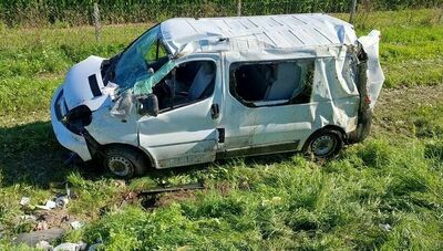 Chciała ominąć sarnę. Skończyło się dachowaniem