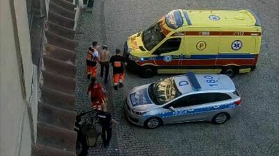 Kilka razy dźgnął nożem znajomego w głowę, poszło o 20 zł. Efektowna akcja policji