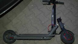 Kiedy skręcał w lewo, zderzył się z mężczyzną na hulajnodze. Jedna osoba w szpitalu