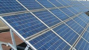 Na dachu przewidziano panele fotowoltaiczne. 