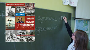 Historia i teraźniejszość. Szkoły bez kontrowersyjnego podręcznika? Samorządowcy apelują
