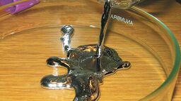 To nietypowy metal – jako jedyny ma formę ciekłą w pokojowej temperaturze