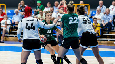 W rozegranym na początku sierpnia spotkaniu MKS FunFloor Perła z Piotrcovią Piotrków Trybunalski nie brakowało walki

