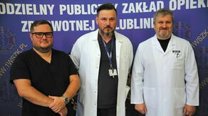 Jacek Kiś, Marcin Kubiak i Remigiusz Żebrowski to lekarze z 1. Wojskowego Szpitala w Lublinie, którzy szkolą się w zakresie operowania z użyciem robota