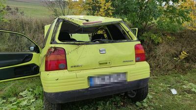 Żeby uniknąć zderzenia, zjechała na pobocze. Seat dachował