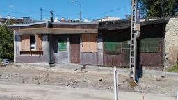 Jako jeden z powodów wzrostu kosztów budowy dworca Urząd Miasta podaje... konieczność rozbiórki budynku po dawnej smażalni ryb przy ul. Pocztowej.