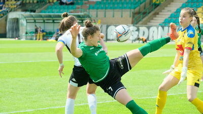 Klaudia Lefeld (w zielonym stroju) otrzymała powołanie do reprezentacji Polski na dzisiejszy mecz z Kosowem

