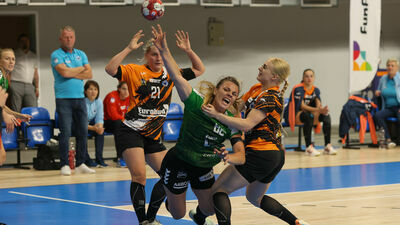 W pierwszej kolejce MKS FunFloor Lublin (zielone stroje) pokonał Eurobud JKS Jarosław