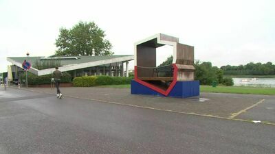 "Patriotyczna ławka" za 100 tysięcy złotych, deszczu nie przetrwała