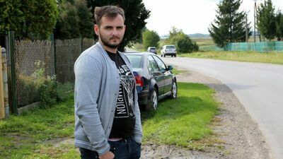 Damian Celuch z Kurowa liczył na podłączenie do sieci światłowodowej, która powstała w tym roku na jego ulicy. Spotkał się z odmową