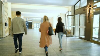 KUL podkreśla, że stworzenie kierunku lekarskiego jest odpowiedzią na potrzeby społeczne związane z kształceniem lekarzy, a tym samym zwiększeniem dostępności do świadczeń medycznych