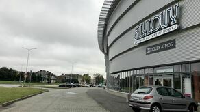 Zamojskie kino w swojej obecnej, zbudowanej od podstaw siedzibie przy ul. Odrodzenia funkcjonuje od sierpnia 2010 roku. Inwestycja kosztowała ponad 17,5 mln zł, z czego ok. 6,4 mln pochodziło z Programu Operacyjnego Województwa Lubelskiego.