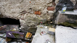 Godzina 12.45. Kupujemy "małpkę" na osiedlu w Lublinie. "Już jest pan pewnie 50. osobą"