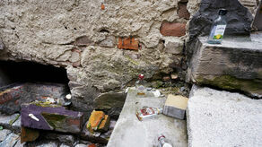 Godzina 12.45. Kupujemy "małpkę" na osiedlu w Lublinie. "Już jest pan pewnie 50. osobą"