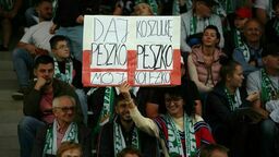 „Daj koszulkę Peszko”. Nowy stadion przetestowały sławy 