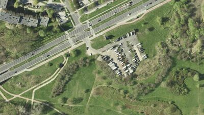 Spory dotyczyły części ziemi znajdującej się przy ul. Jana Pawła II naprzeciw wyjazdu z Tymiankowej. Chodzi o miejsce, które jest zajęte m.in. przez parking strzeżony