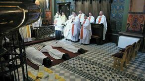 Statystyki kościelne pokazują, że z roku na rok jest coraz mniej chętnych do nauki w seminariach duchownych. Na zdjęciu: świecenie nowych diakonów w kościele przy ul. Głuskiej w Lublinie w maju tego roku