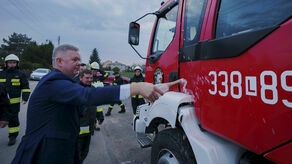 Strażacy grozili protestem i wygrali. Mają nowy wóz, bo stary był jak czołg