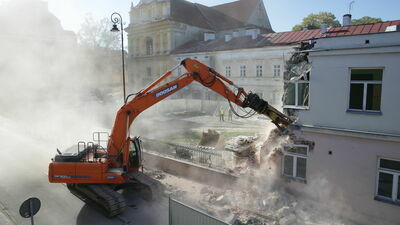 Dwa budynki przy Staszica 16 znikną całkowicie do końca tygodnia
