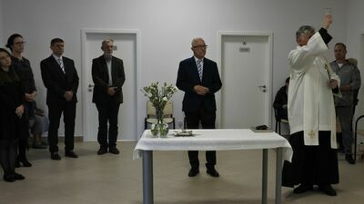 Podczas czwartkowej uroczystości nowa siedziba została poświęcona, a z okazji jubileuszu wszystkich zaproszono na tort
