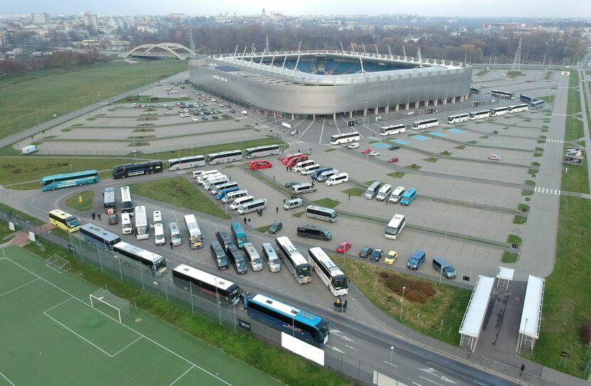 Nie będzie już można parkować bez opłat przy stadionie Arena Lublin