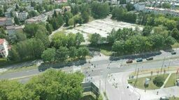 Inwestor będzie zobowiązany do zapewnienia określonej liczby miejsc parkingowych w zależności od funkcji lokalu.