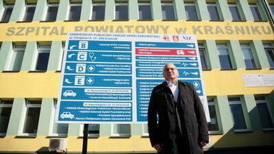 – Nie mamy wystarczająco dużo pieniędzy aby wypłacić im pensje w pełnej wysokości – przyznaje Michał Jedliński, dyrektor SP ZOZ w Kraśniku