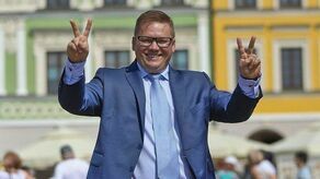 W ostatnich wyborach samorządowych Sławomir Ćwik ubiegał się nie tylko o mandat w Radzie Miasta Zamość, który zdobył, ale był też kandydatem na prezydenta Zamościa. W pierwszej turze zdobył nieco ponad 17 proc. głosów.