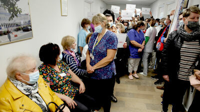 Kilkadziesiąt osób pojawiło się dzisiaj rano przed gabinetem dyrektora szpitala przy al. Kraśnickiej