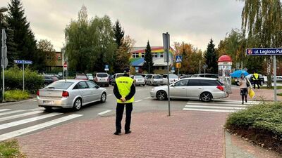 Przy SP nr 11 w Puławach w trakcie porannych szczytów komunikacyjnych bezpieczeństwa pieszych będą strzegli strażnicy miejscy 