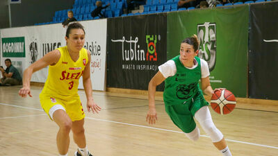 Aleksandra Stanaćev (z piłką) to jedna z liderek Polskiego Cukru AZS UMCS Lublin

