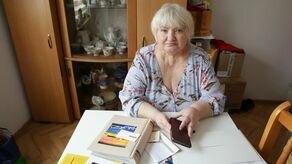 Janina Rzechuła liczy na to, że znajdzie się ktoś, kto wynajmie jej pokój. Może będzie to ktoś samotny, tak jak ona. – Takiej osobie bym coś ugotowała czy pomogła w domu – uśmiecha się