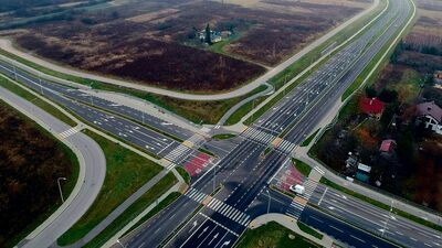Nowy cmentarz ma powstać u zbiegu ul. Bohaterów Września i planowanej ul. Korpusu Ochrony Pogranicza mającej być przedłużeniem ul. Zelwerowicza do skrzyżowania Sławinkowskiej ze Zbożową