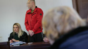 Krwawiące serce matki. Płakała, kiedy w sądzie słuchała relacji, jak syn zadawał jej ciosy nożem