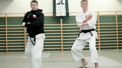 W przyszłości chcę zostać instruktorem karate, a także sprawdzać swoje siły w zawodach seniorskich – zapowiada Wiktor Bis. – Wiktor to utalentowany, ambitny i pracowity człowiek. Jest bardzo wszechstronny, a w Brazylii będzie startował w kilku konkurencjach, co jest jego dużym atutem – dodaje Daniel Iwanek