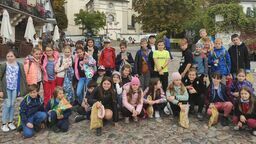 Grupa polskich i czeskich uczniów, poza wspólnymi wycieczkami, poznawała literaturę obydwu krajów.
Nagrania baśni w ich wykonaniu posłużą do przygotowania mini-audiobooka 