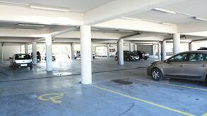 Dwupoziomowy parking w puławskiej marinie od lat pozostaje częściowo wyłączony z użytkowania. Do pełnego otwarcia potrzeba drogiej przebudowy. Na jej przeprowadzenie miasta samodzielnie nie stać. Rozwiązaniem mają być fundusze unijne