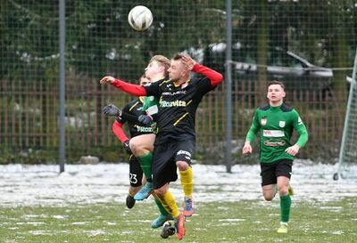 Gryf Gmina Zamość - POM Iskra 4:1, Kryształ obronił punkt w Obszy