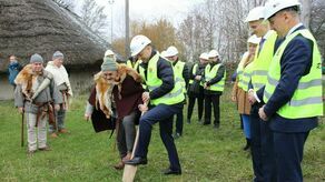 Symboliczne rozpoczęcie budowy muzeum w Masłomęczu