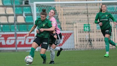 Klaudia Lefeld (z piłką) otworzyła wynik rywalizacji w Tczewie

