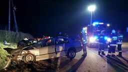 Uderzenie zmiażdżyło karoserię nissana. Kamil zginął na miejscu. Jego starszy brat trafił do szpitala