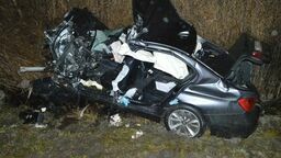 Zderzył się z dwiema ciężarówkami. Nie żyje młody kierowca BMW