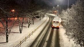 Ulica Zamoyskiego w czwartek ok. godz. 6 rano. Mimo że nie należy do najwyższego standardu utrzymania zimowego, jeździło się nią całkiem nieźle