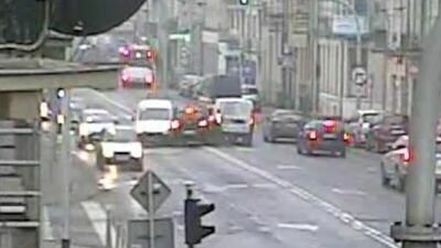Wypadek na ul. Kunickiego w Lublinie. Volkswagen próbował uniknąć zderzenia. Rozbitych pięć samochodów