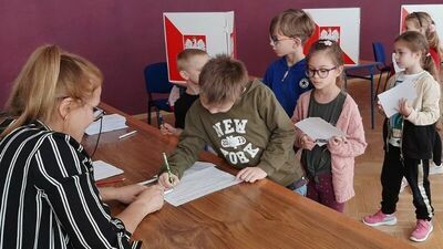 Głosowanie w Szkole Podstawowej nr 6 w Chełmie. Tutaj wygrała Aleksandra Nafalska