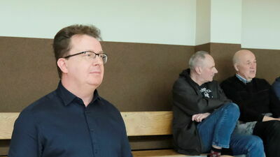 Sławomir Łątka (z lewej) to jeden z najważniejszych managerów prowadzących zespoły LNBA